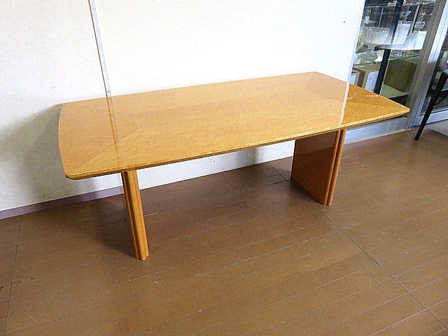 唐*草様 IDC大塚家具　 府中家具 バーズアイメープルダイニングテーブル