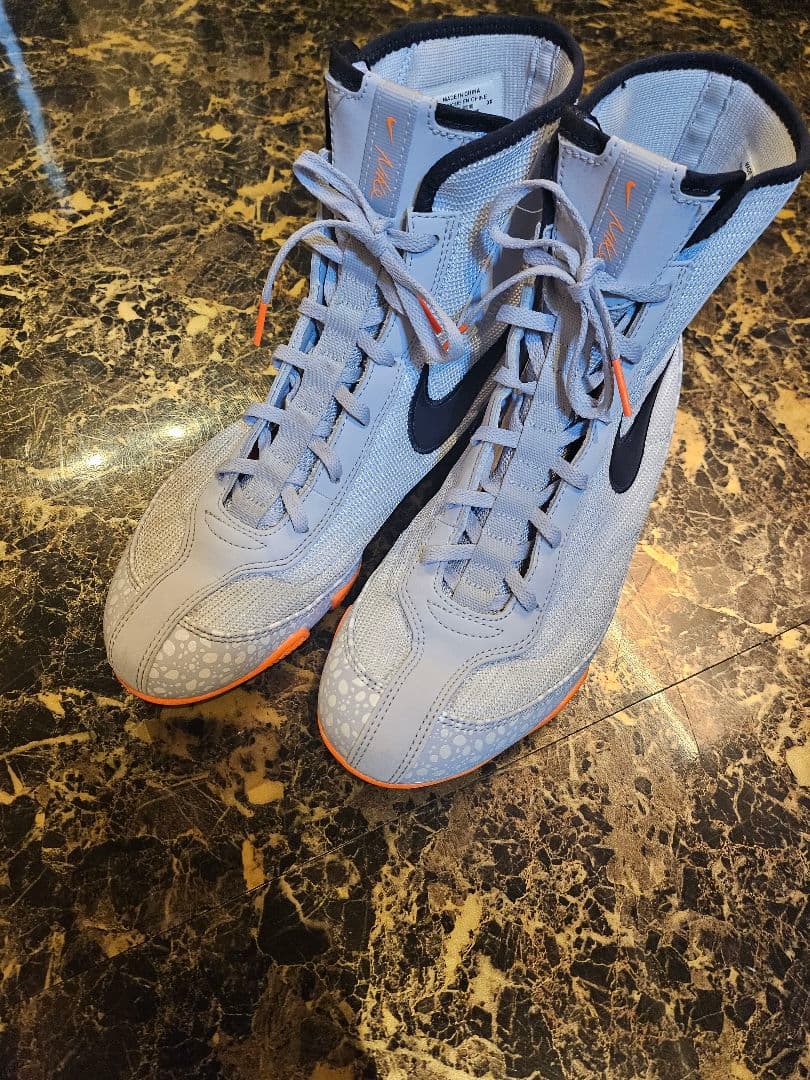 Nike ボクシングシューズ ハイカット 灰色