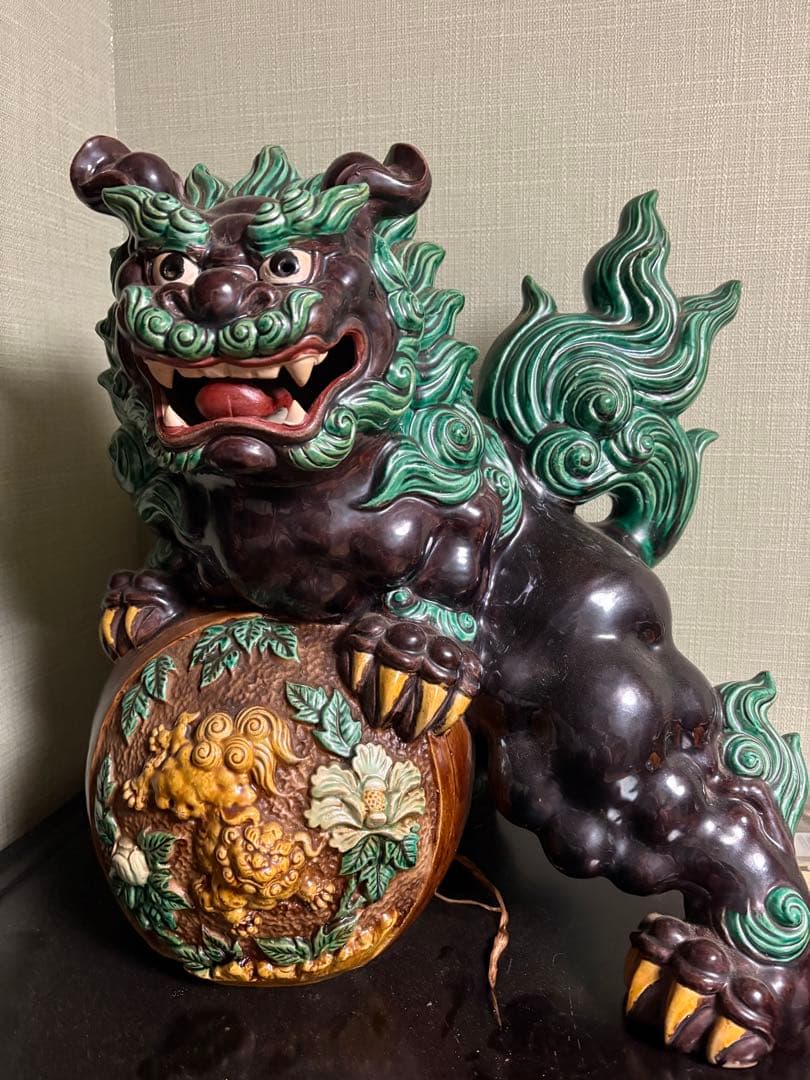 九谷焼　色絵玉乗り獅子　糠川清章造　サインあり 縁起物置物　魔除　骨董品