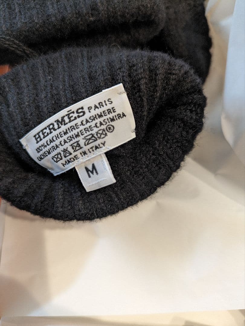 エルメス　HERMES　黒 ニット 手袋 編み込みデザイン