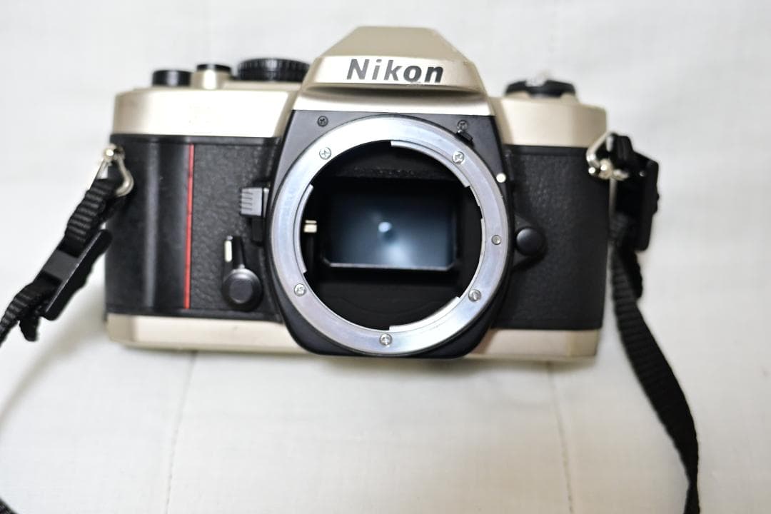 Nikon 一眼レフカメラ FM10 標準レンズ付き