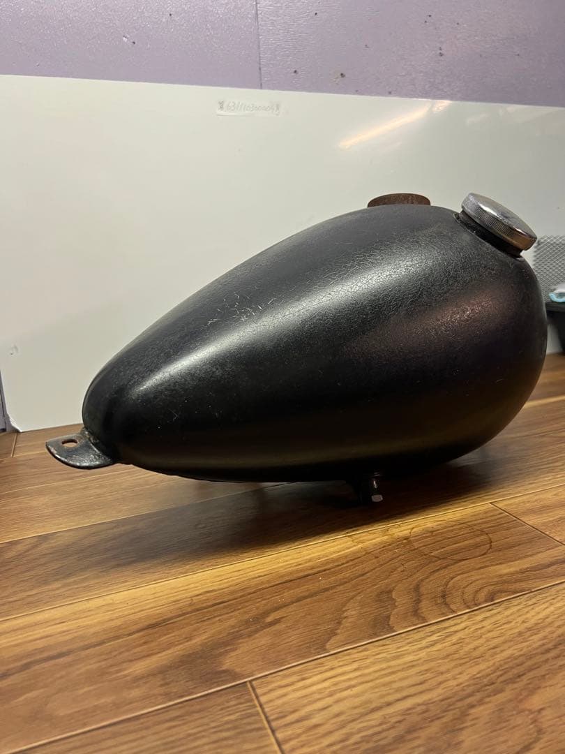【送料込み】ガソリンタンク⭐︎ハーレーなどに