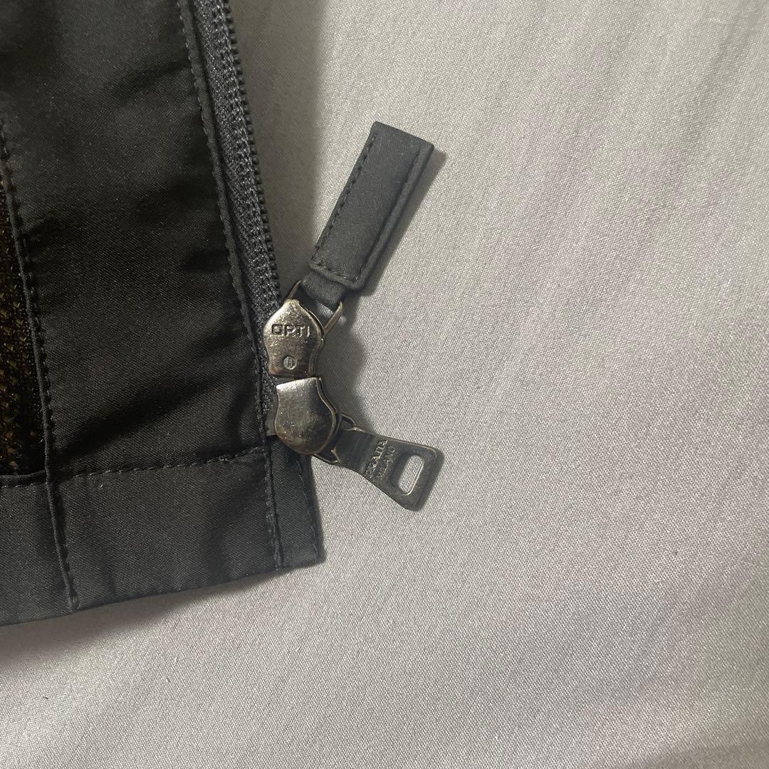 PRADAスポーツ ナイロンベスト ゴアテックス