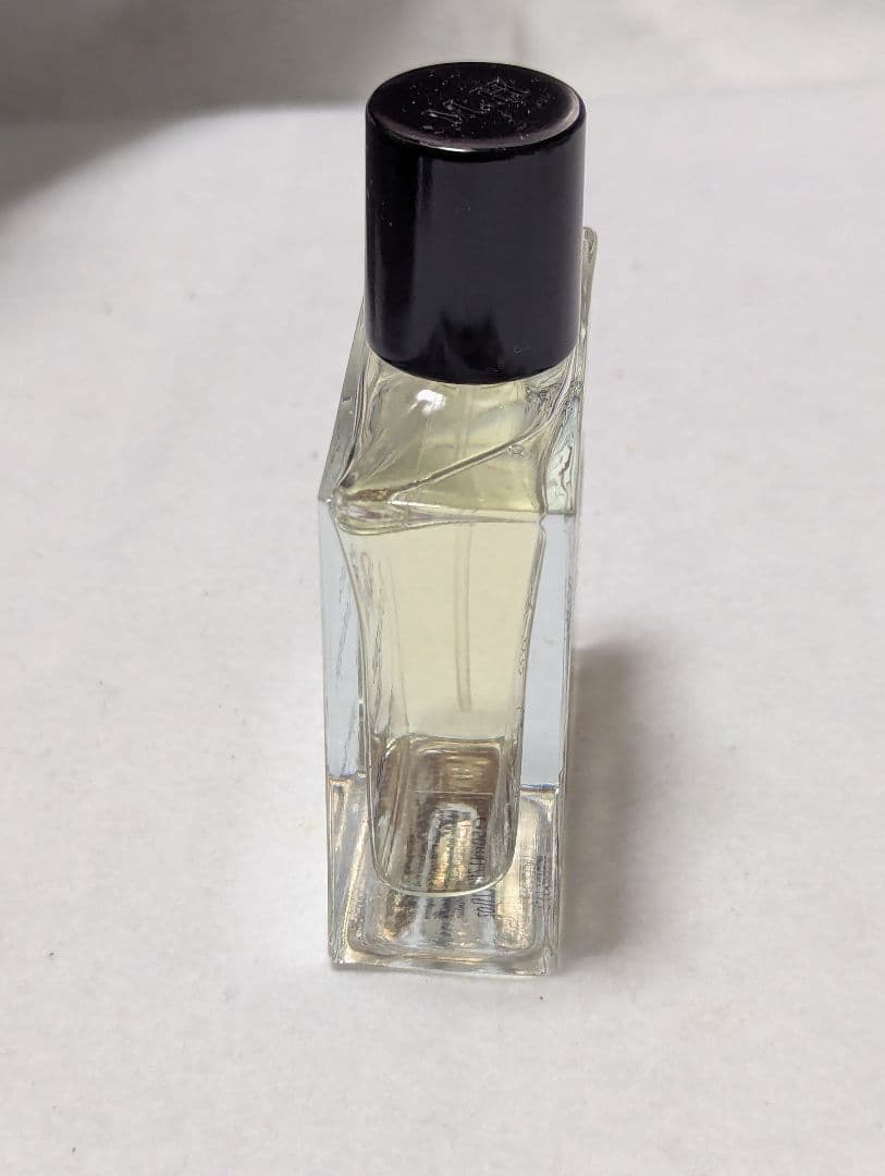 希少ミラーハリスティートニックオーデパルファム50ml