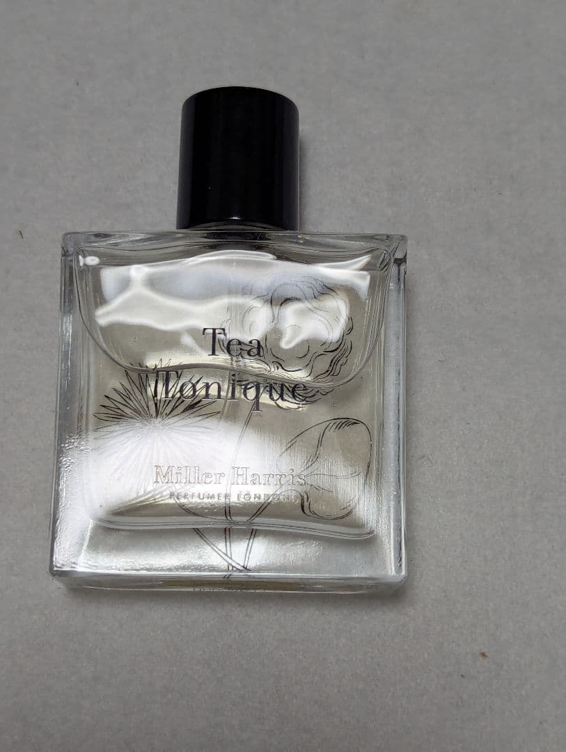 希少ミラーハリスティートニックオーデパルファム50ml