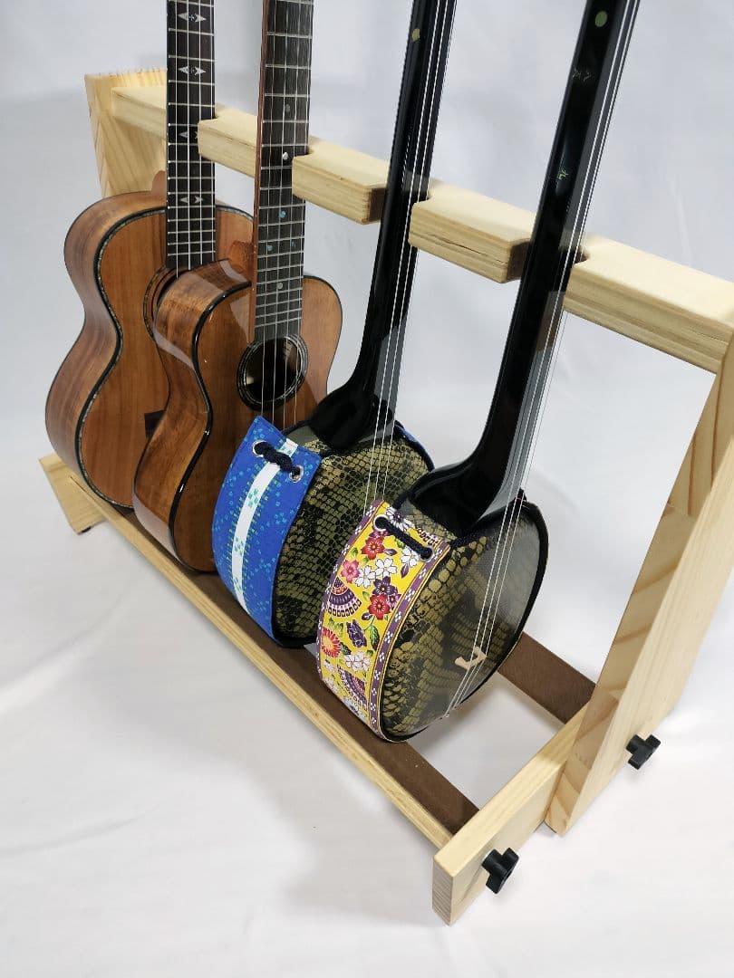 ハンドメイド　木製スタンド　三線　ウクレレ 兼用タイプ　 ナチュラルカラー4本用