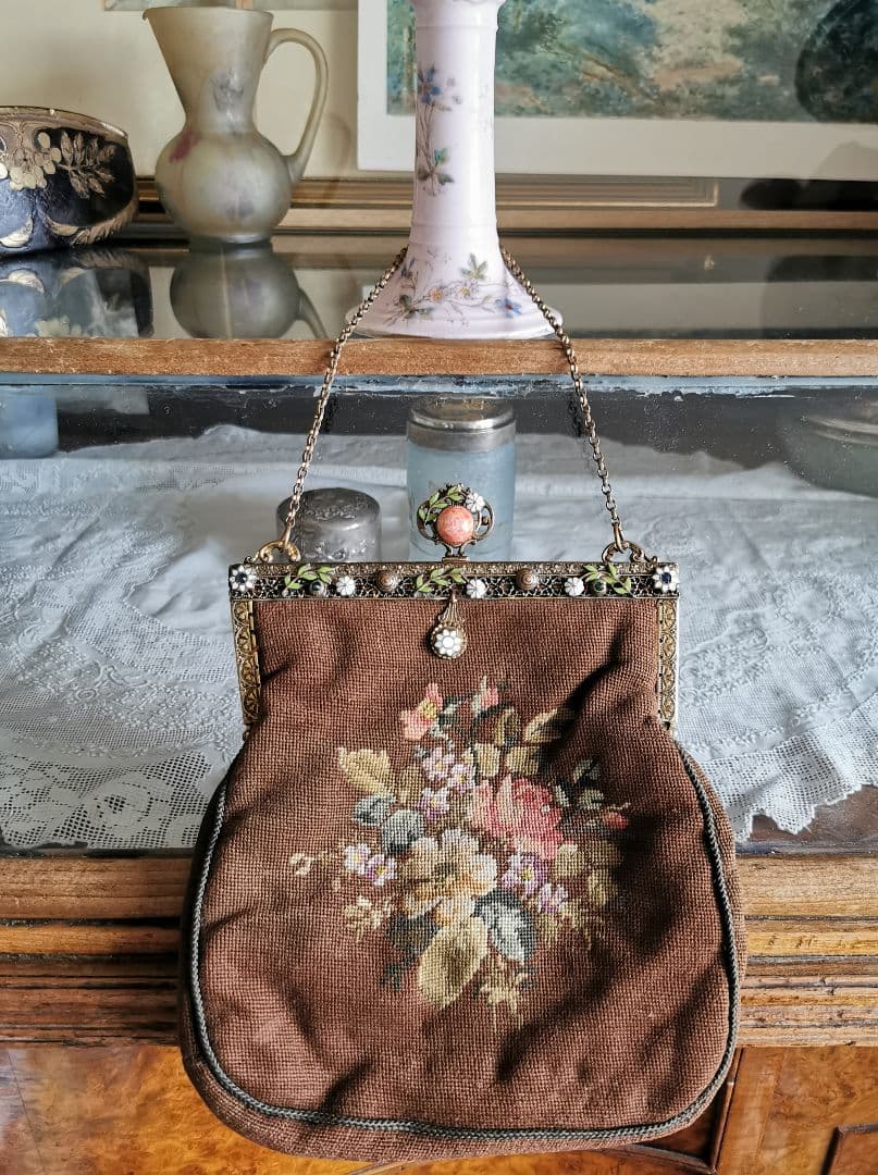 アンティークプチポワン ニードルポイント ビジュー装飾花彫金細工 オモニエール