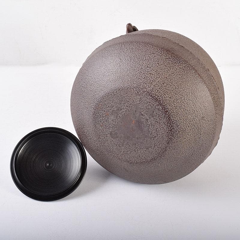 人間国宝　釜師　高橋敬典作　利休好　尻張釜　共布　共箱　M　R7757C