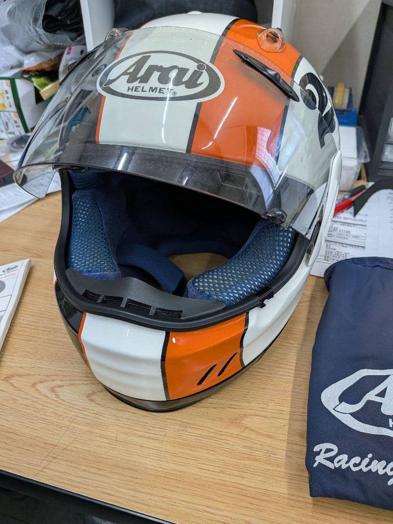 Arai フルフェイスヘルメット ゴストラッカーｌサイズ
