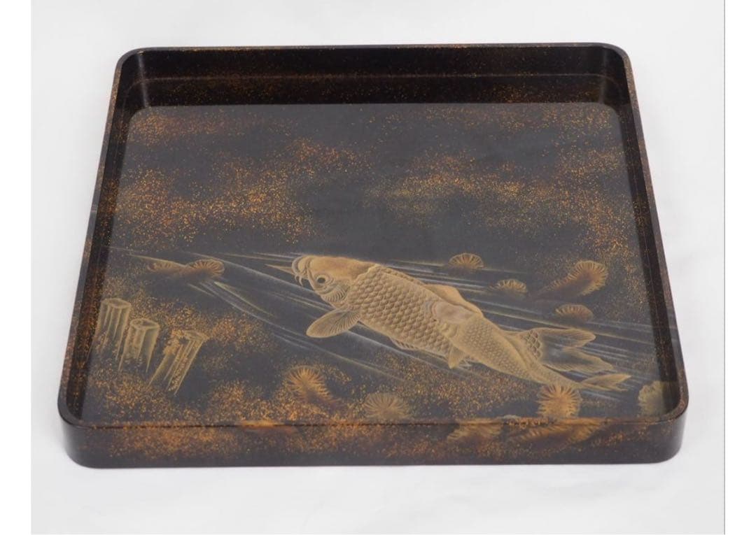 送料無料　江戸後期　蒔絵の名工７代山本春正（正徳）作　蝋色鯉画四角盆共箱本物保証