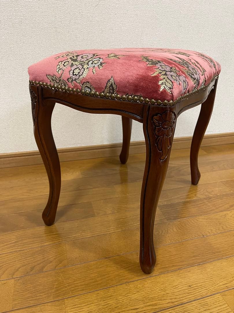 フラワー刺繍 ピンク コロロ調アンティークスツール