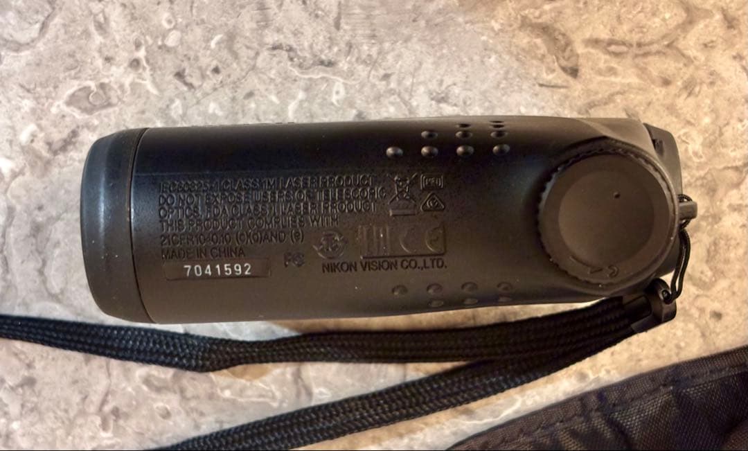 【美品】Nikon COOLSHOT 40i ゴルフ用レーザー距離計　ケースつき