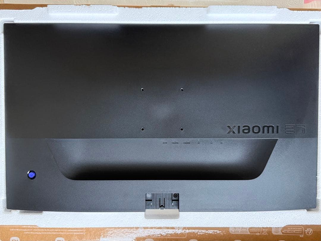 27インチの2K解像度を持つxiaomiのG27Qiゲーミングモニター。