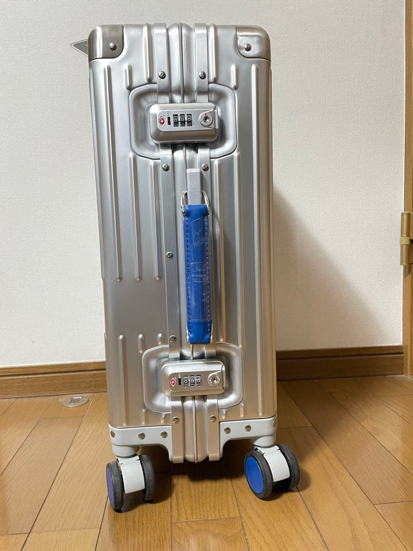 新品　イノベーター　INV1811STP 36L キャリーケース　シルバー限定色