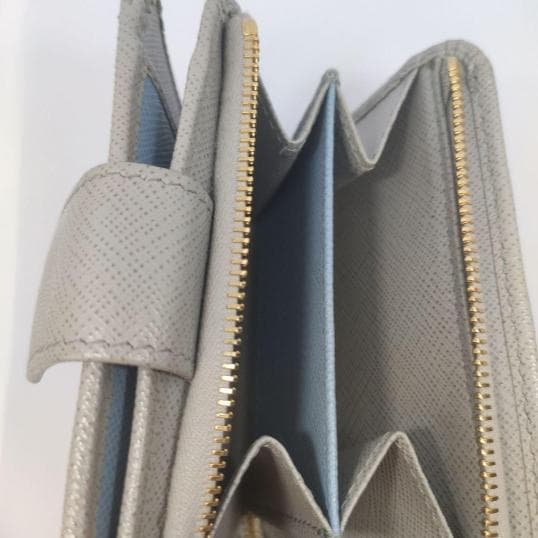 ほ*い様 【美品】★セール★付属品完品　プラダ　サファイアーノ　二つ折り財布　新