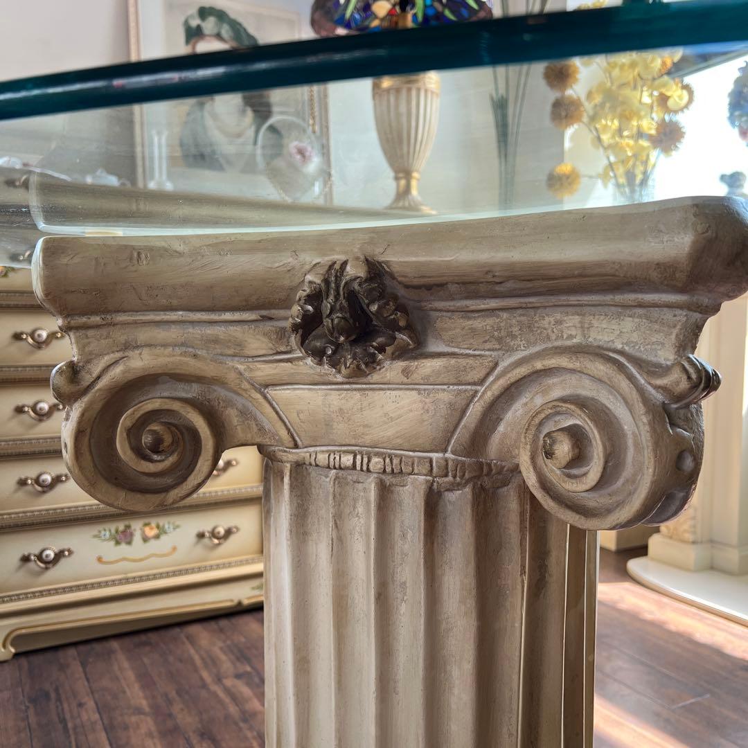 k416r120 コリント式 ガラス天板テーブル 特徴的な柱デザイン ロココ調