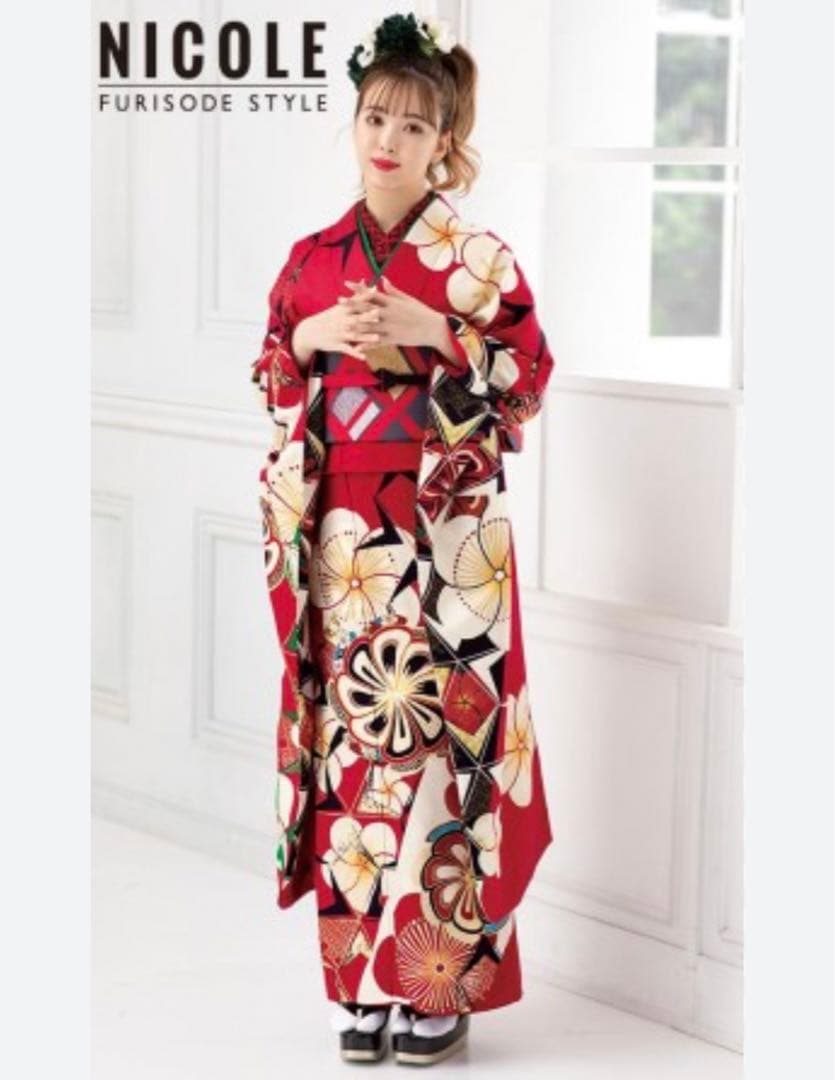 美品　藤田ニコル　美品　金彩　金駒刺繍　逸品　振袖　フルセット 振り袖