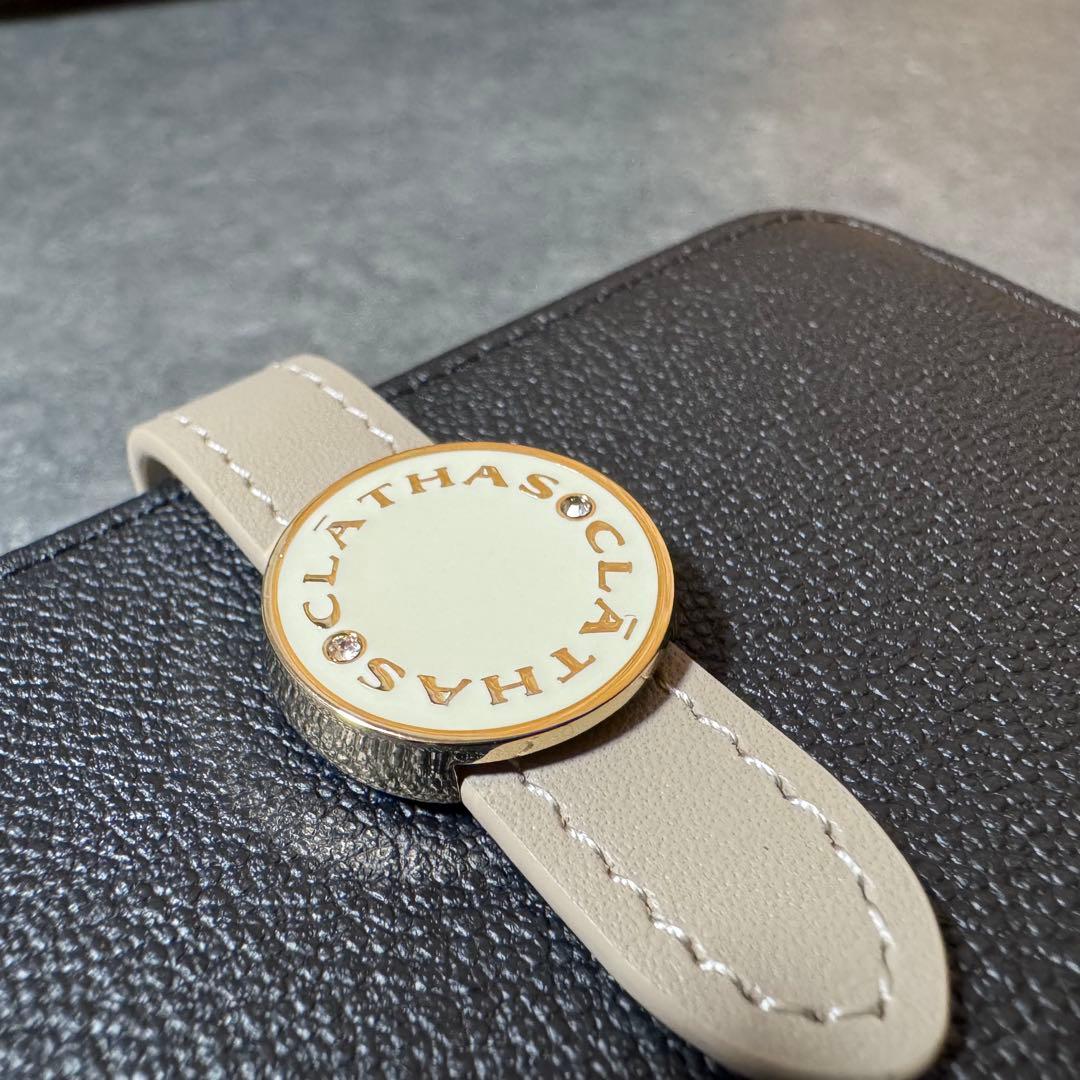 CLATHAS ブラック 二つ折り財布 クレイサス ラウンドファスナー