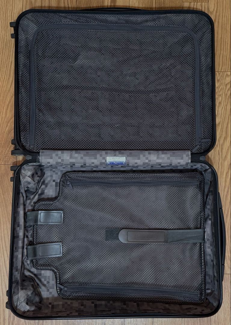 RIMOWA サルサ　4輪　32L ネイビー TSAダイヤルロック搭載