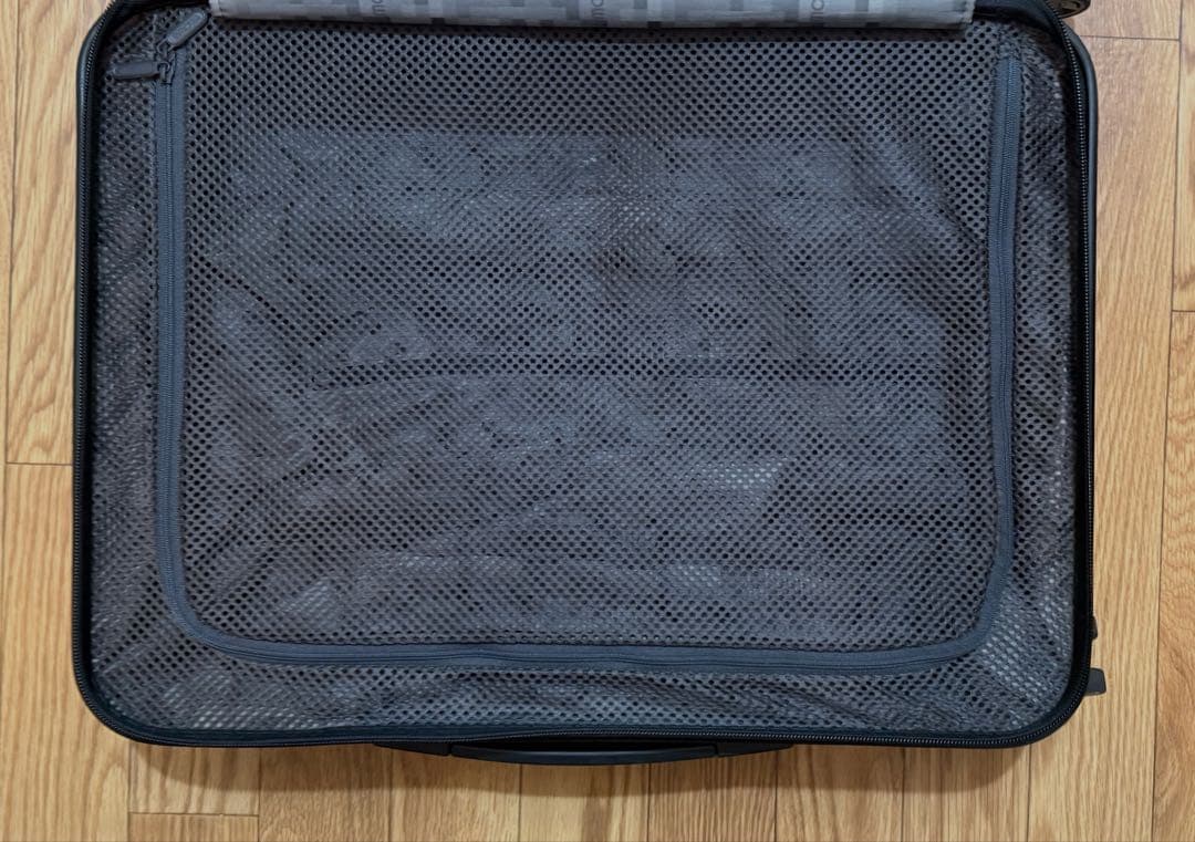 RIMOWA サルサ　4輪　32L ネイビー TSAダイヤルロック搭載