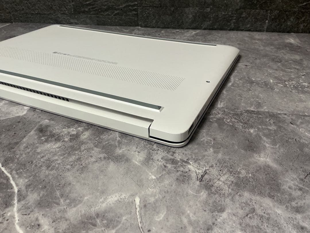 美品 HP corei5 第10世代 メモリ16GB 新品m.2SSD256GB