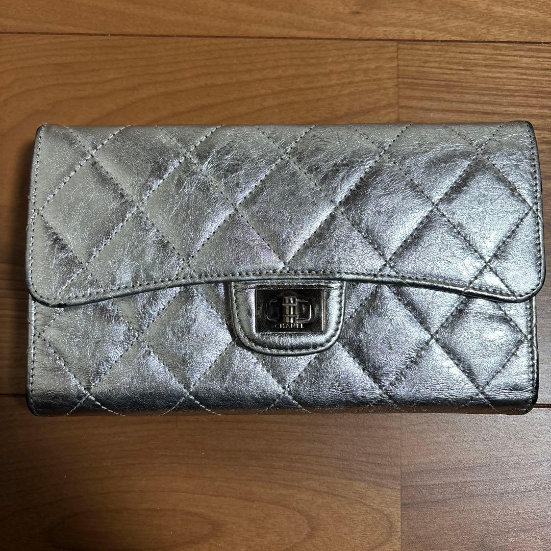 CHANEL シルバー 三つ折り財布