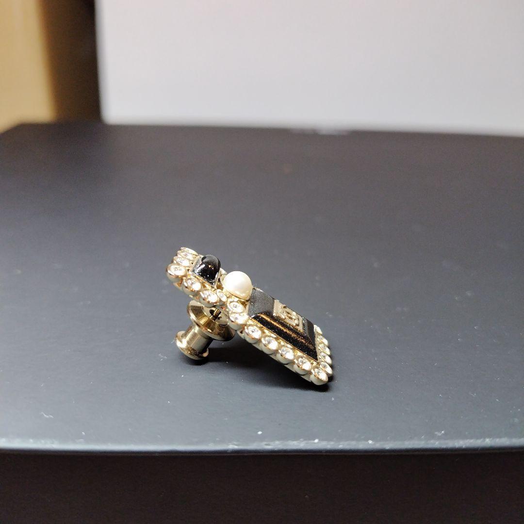 CHANEL　ピンブローチ　黒