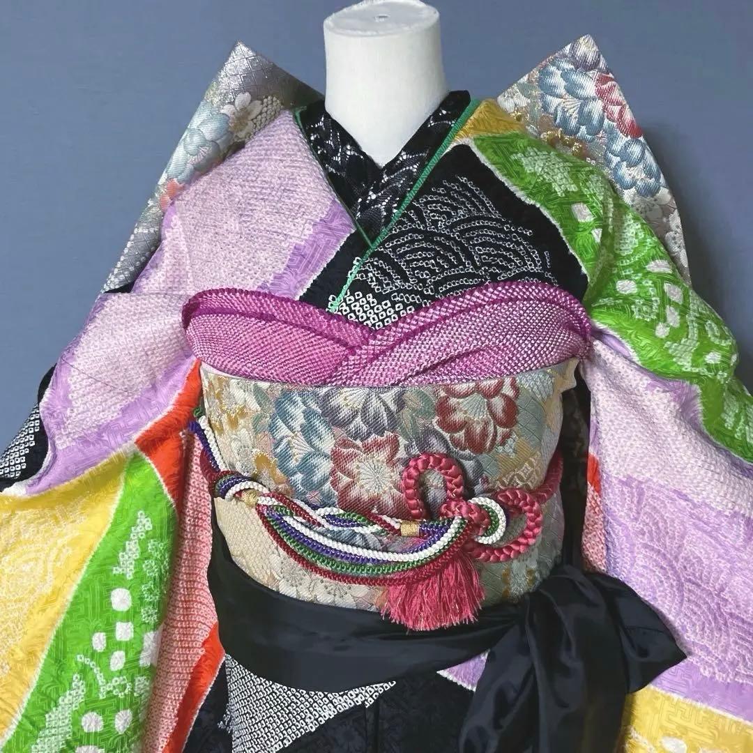 振袖フルセット　染分け総絞り　プラスサイズ　大胆な配色に黒でスタイル美人　成人式