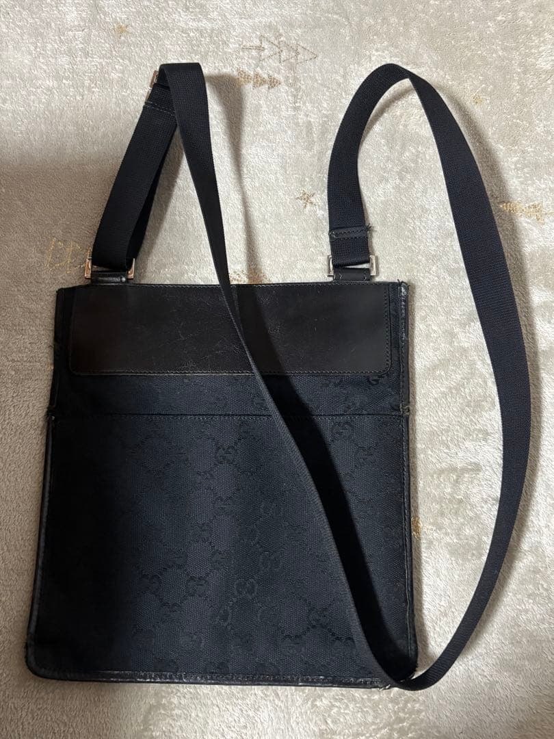 GUCCI ブラック ショルダーバッグ