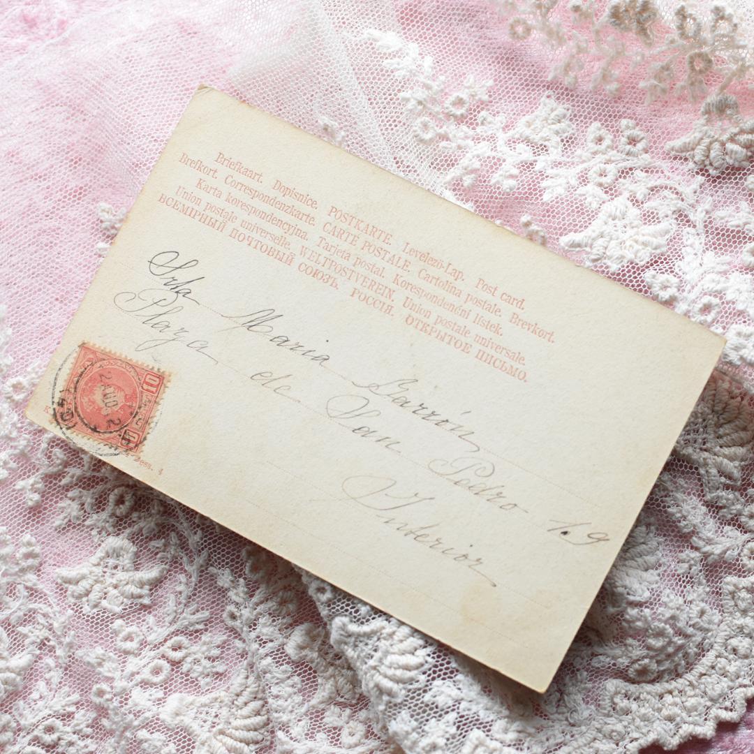 *アンティークポストカード　お人形と朝食を楽しむ可愛い少女*