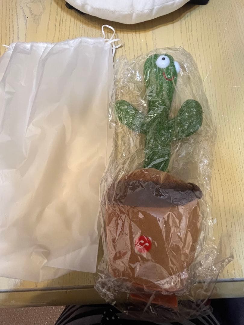 ポケモン、マリオ、遊戯王、カードゲーム、鬼滅の刃、等20点以上の色々まとめ売り！