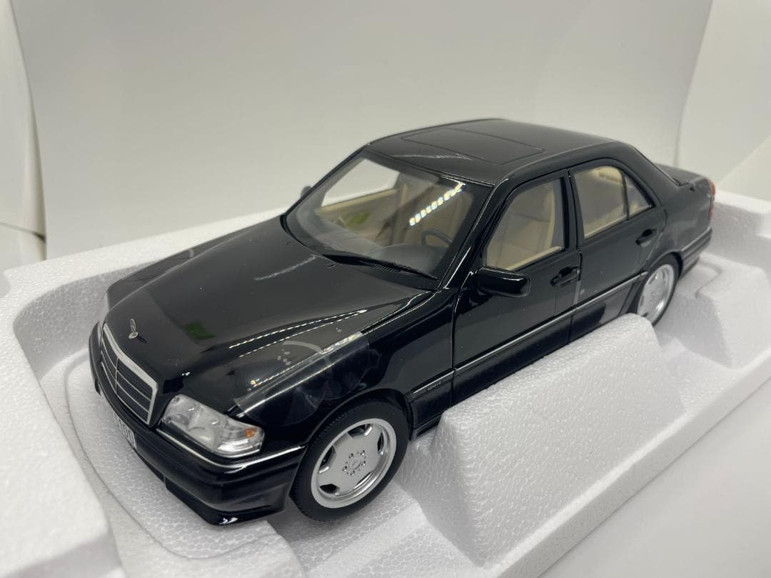 304-043 ノレブ 1/18 メルセデスベンツ C36 AMG 1993