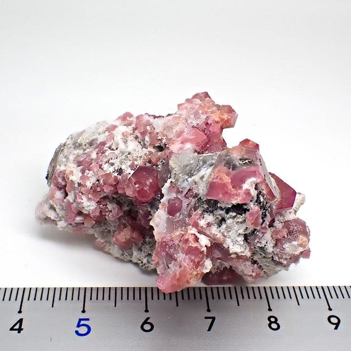 【メキシコ/シエラ・デ・クルセス鉱山産】ピンクグロッシュラーガーネット