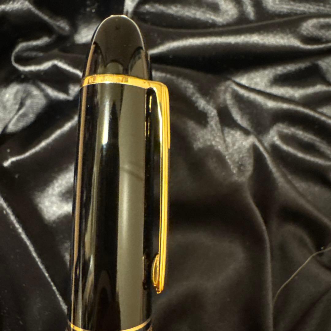 モンブランMont Blanc マイスターシュティック　149 F　白帯　18k