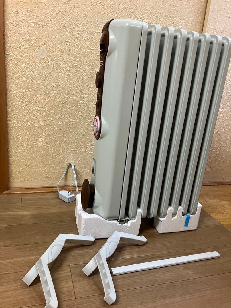 デロンギ オイルヒーター ホワイト・ブラウン