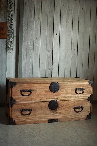 味のある丸金具時代箪笥　桐箪笥　抽斗2段　タンス　収納　古家具　古民家　時代家具