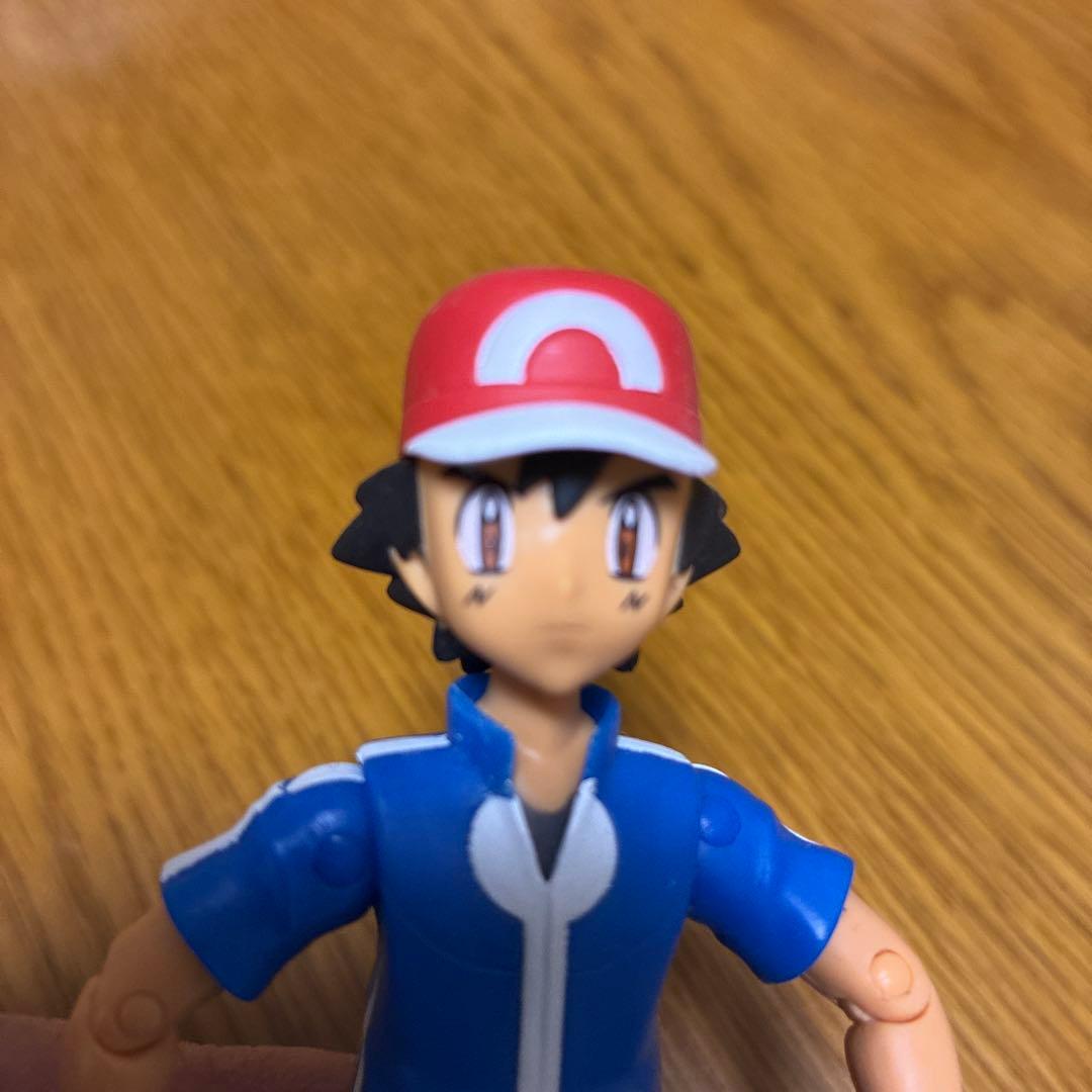 ポケモンサトシとセレナのフィギュアです。