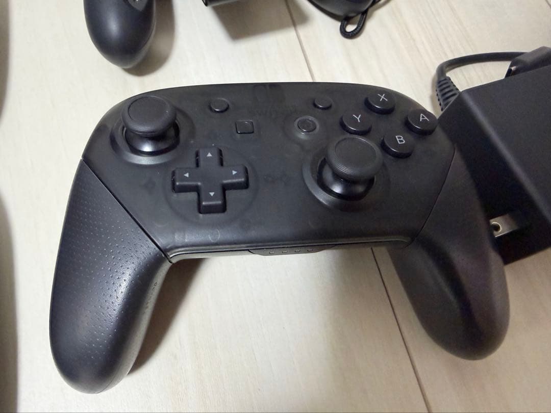 Nintendo Switch 本体 + プロコン　任天堂