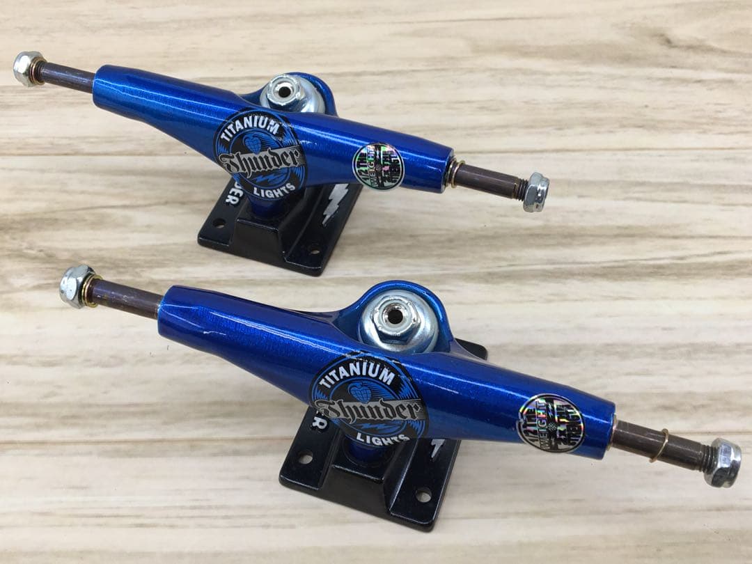 THUNDER TRUCK TITANIUM LIGHTS スケボー パーツ