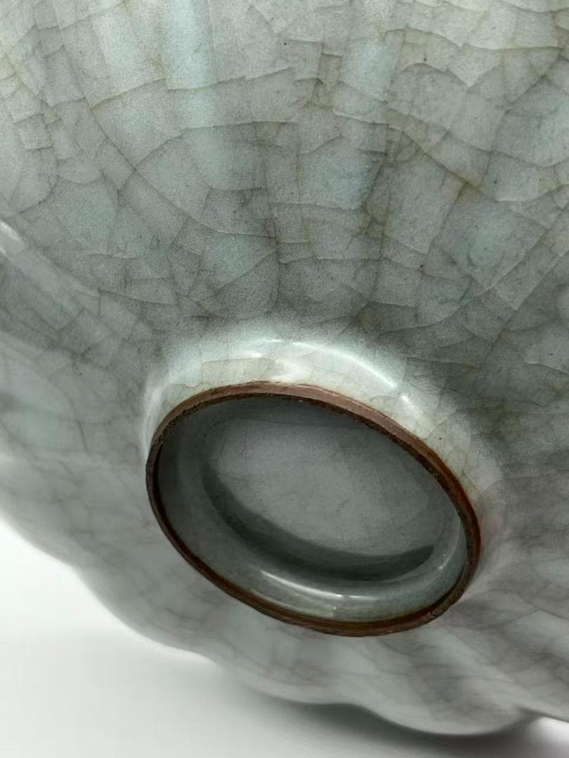 宋時代　青磁　汝官窯盞　南宋官窯 郊壇官窯 菊瓣碗 唐物　茶碗 (A-105)