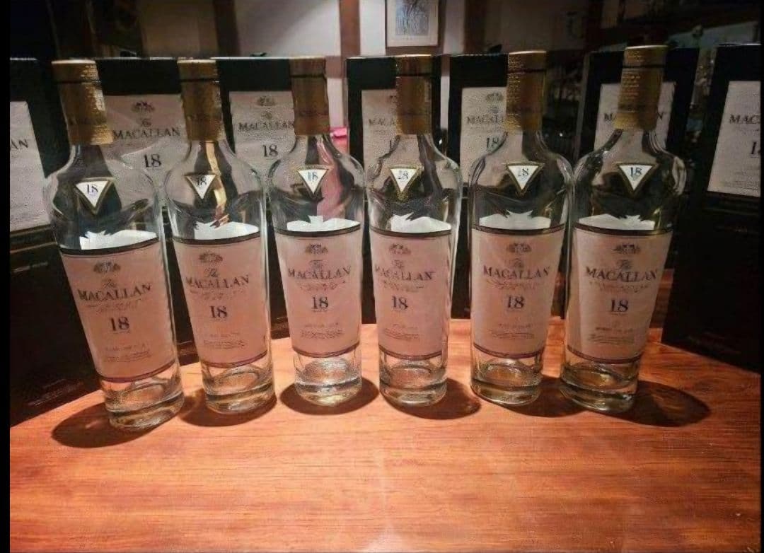 マッカラン18年 空ビン　箱つき(１1本)