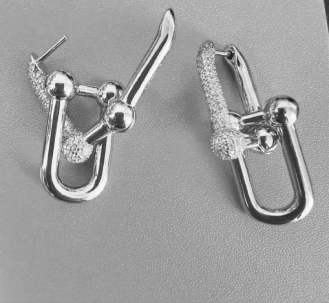 ハイクオリティ　モアサナイト　ハードウェア　シルバー ピアス