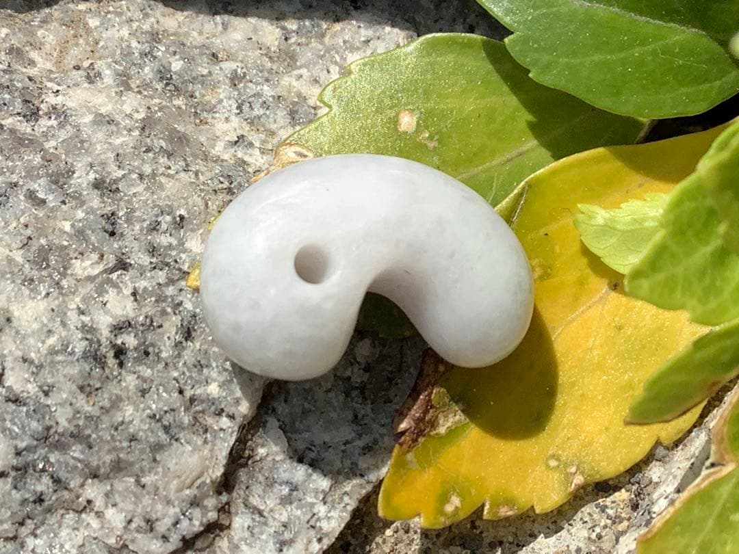 ✳自信の安価卸し　糸魚川翡翠勾玉　本物アイスジェイド鑑別書付　選別出品‼️