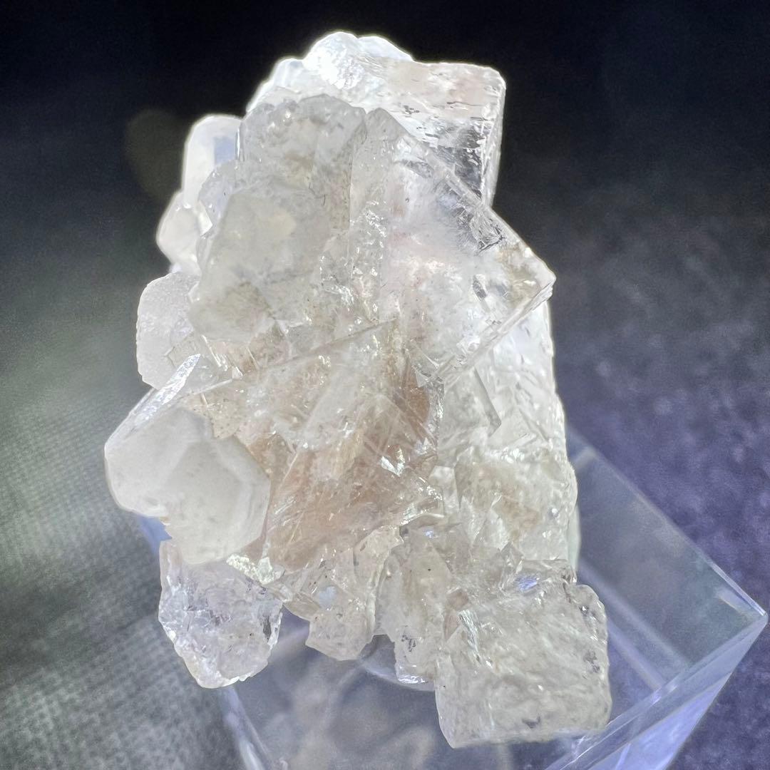 ヤオガンシャン産　クォーツクラスター共生カラーレスフローライト