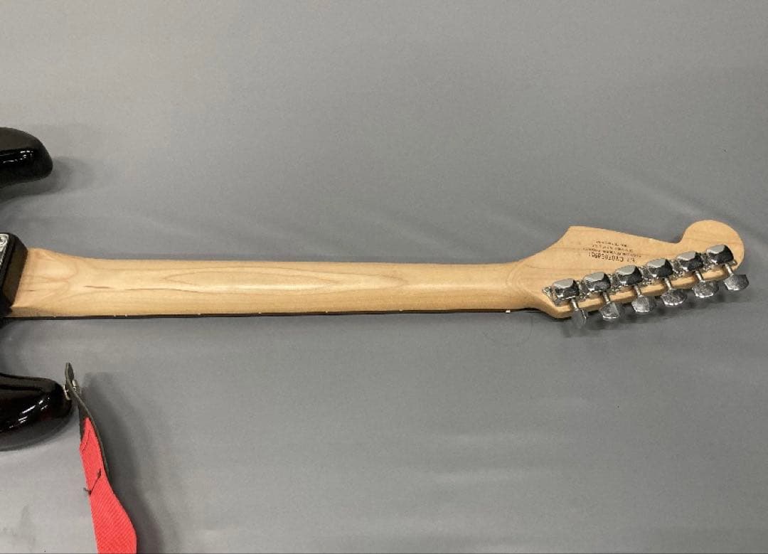 Squier by Fender フェンダー