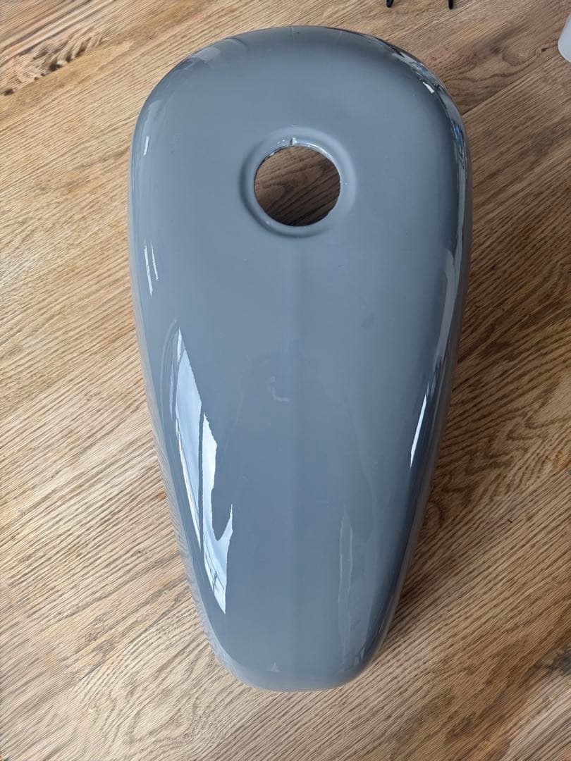 XL883N用　サイモンカスタム製 タンクカバー グレー