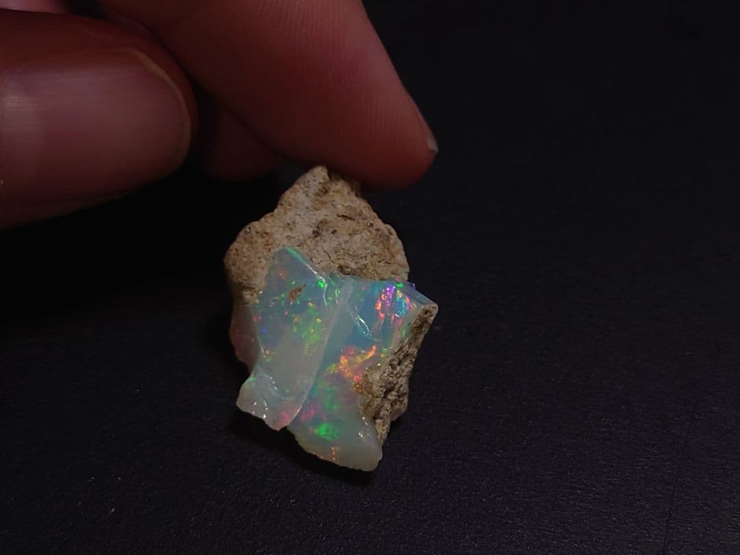 エチオピアウェロ産　オパール 原石　ジュエリーグレード　鉱物標本