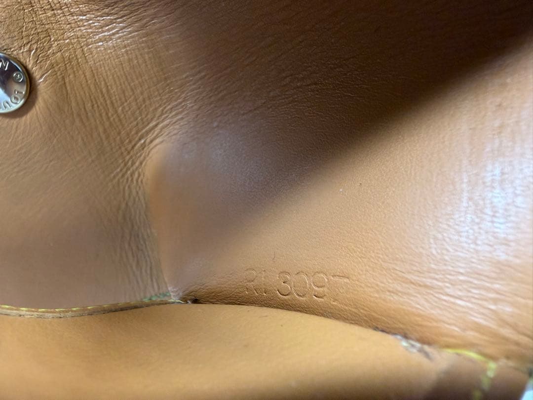 ルイ ヴィトン ミュルティクレ４ ノマド キャラメル M85072