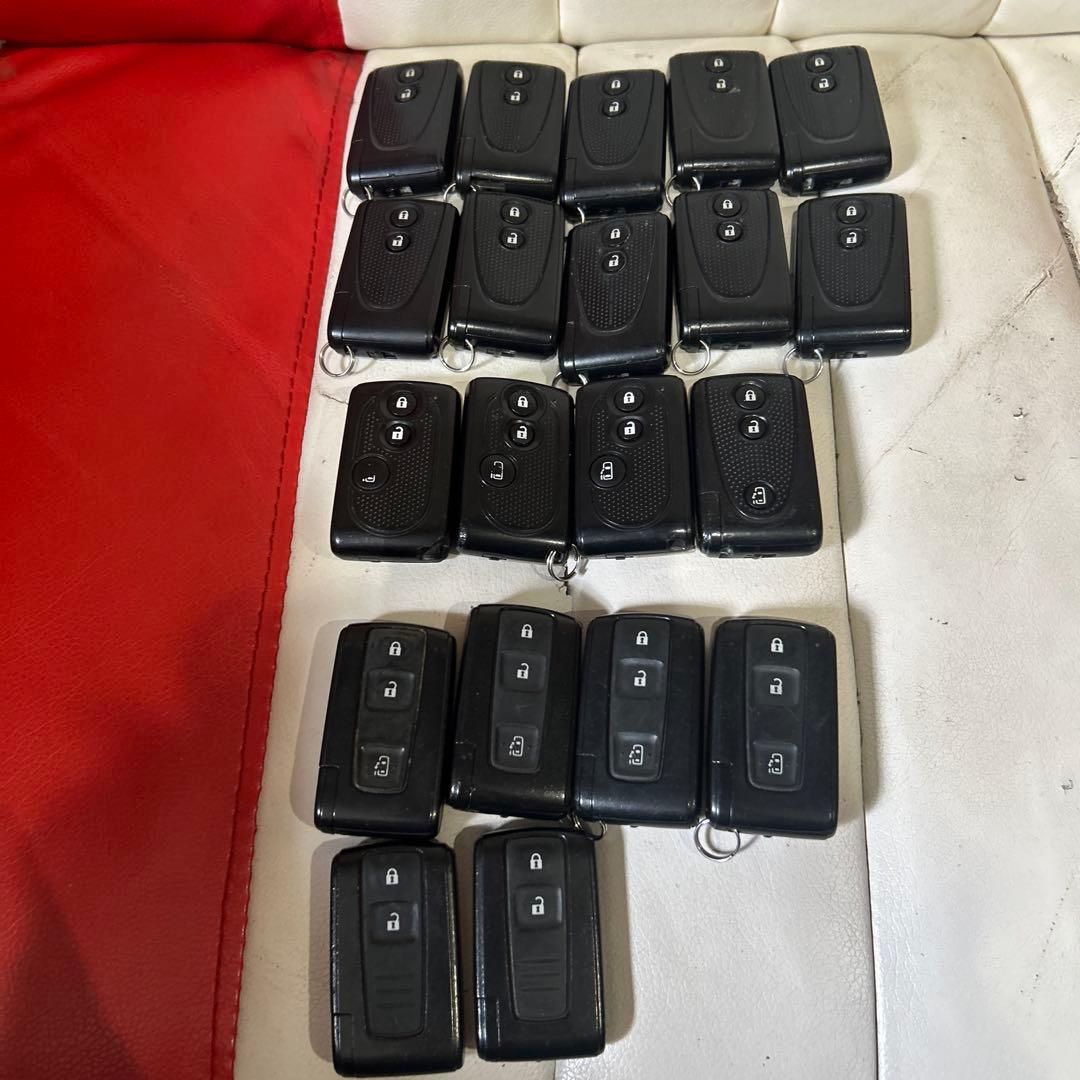 ダイハツ　スマートキー　20個
