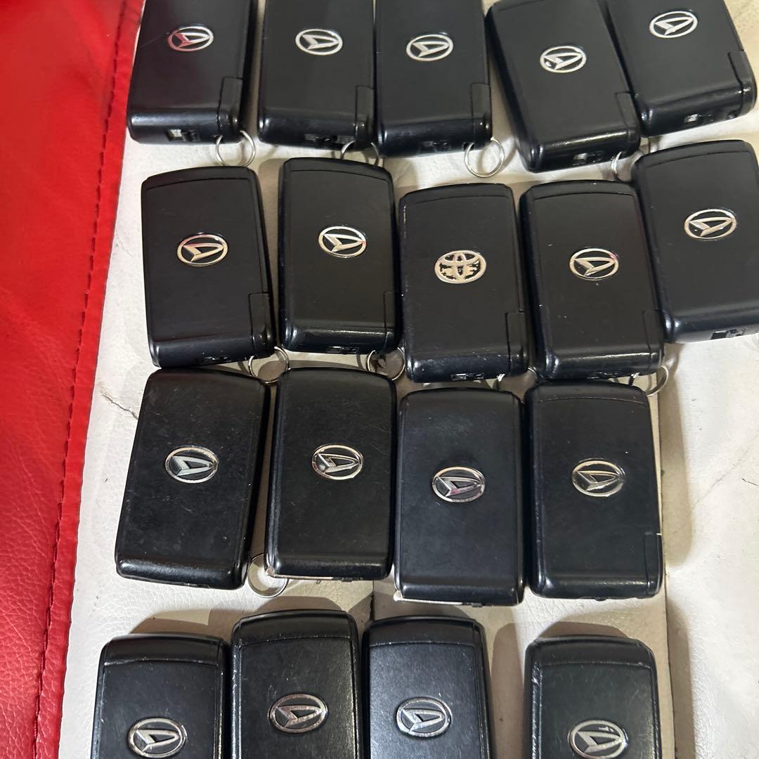 ダイハツ　スマートキー　20個